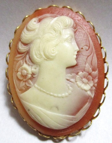 VINTAGE CAMEO BROOCH PIN, LOVELY LADY, VICTORIAN REVIVAL, PLASTIC, GOLDTONE