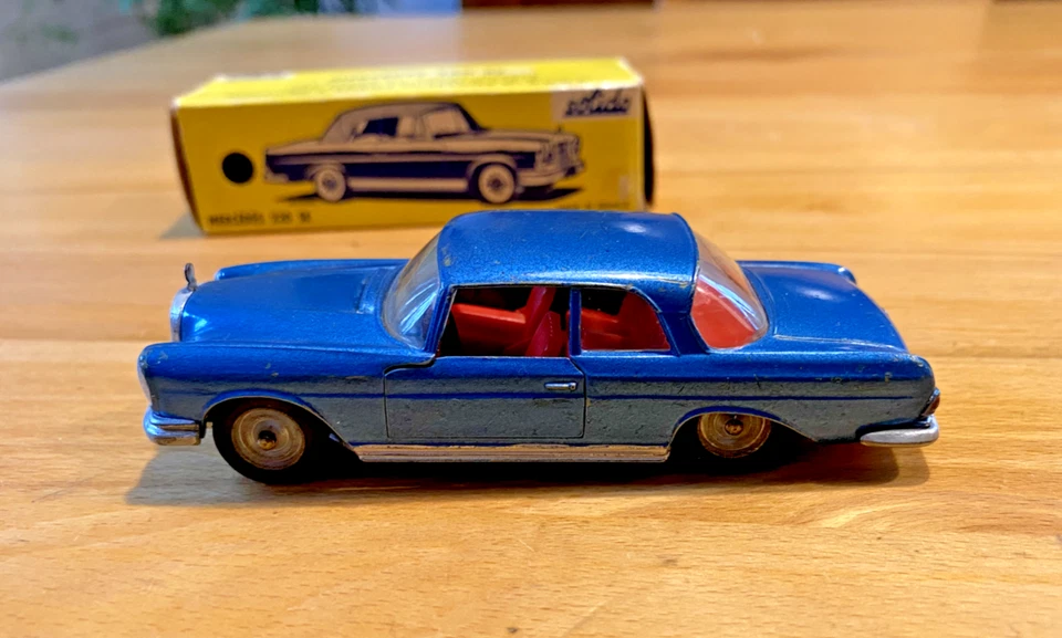 Mercedes 220 SE - Solido - in blau - mit Originalschachtel - Bild 4 von 4