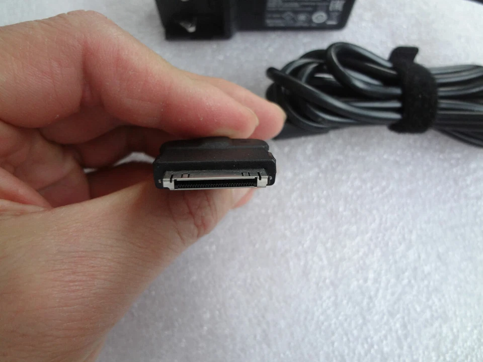 NUEVO OEM Fujitsu 19V 1.58A 30W para Tablet Wacom Cintiq 13" DTK-1301 EE. UU. Adaptador de CA Foto 3 de 4