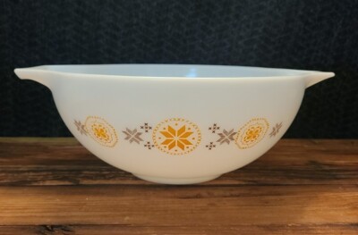Vintage Pyrex #444 Town and Country Cinderella Nesting Bowl, 4 Qt. 1963-67 EVC
