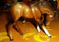 RETIRED BESWICK HORSE FIGURINE BROWN FOAL - 4.5" Tall - HEAD DOWN 947
