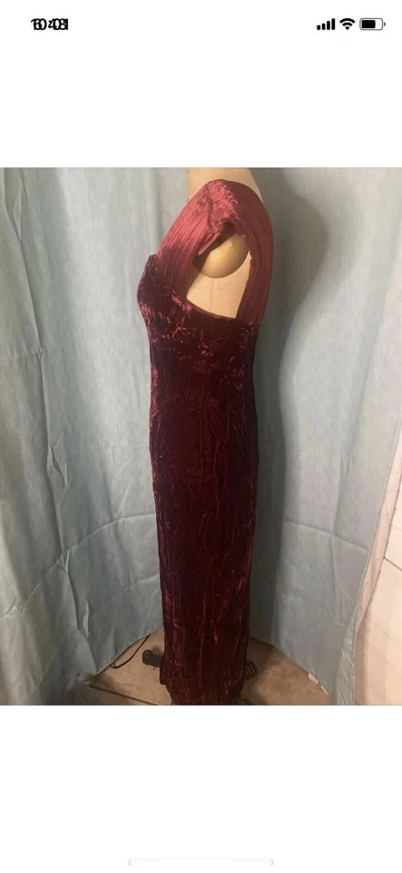 Vintage Jordan Fashions Red Crushed Velvet Full Length Formal Dress Gown 11/12 - Image 4 of 4