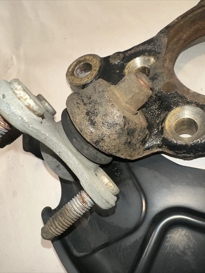 VOLKSWAGEN JETTA PASSAT ESCARABAJO 2012-2015 EJE COJINETE BUJE DELANTERO IZQUIERDO OEM Foto 4 de 4