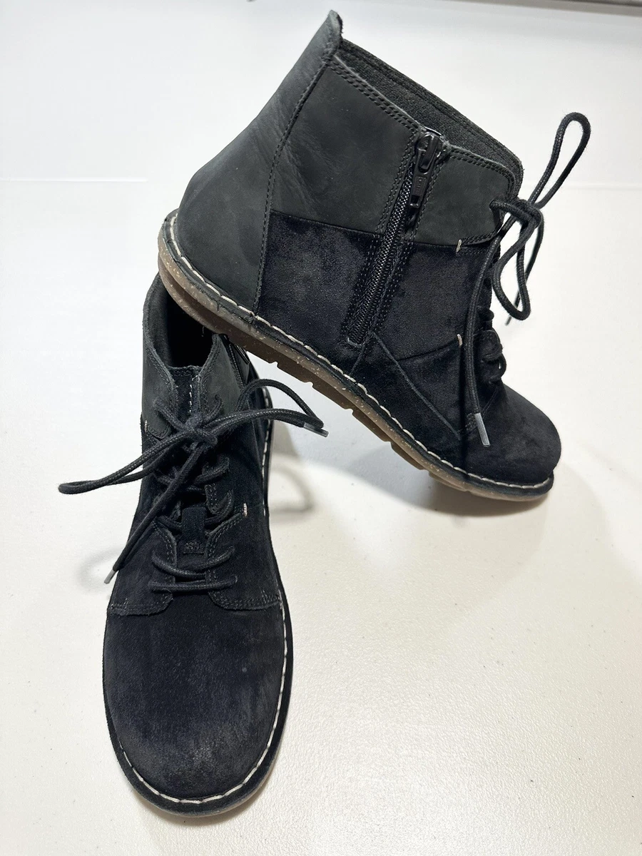 Clarks Tamitha Key Black Suede Ankle Bootie Zip Lace up Size