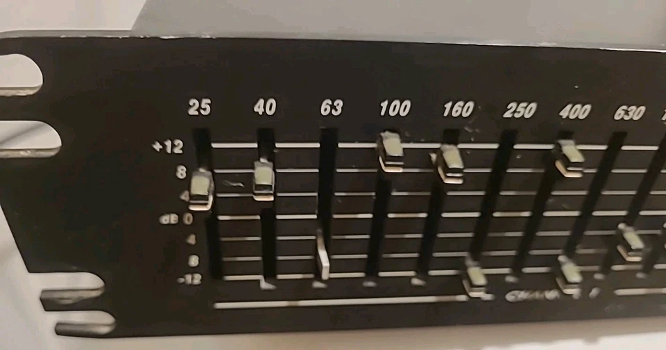 VINTAGE Yorkville Graphic Equalizer Model YEQ-15S   *TESTED* READ DESCRIPTION - Image 2 of 4