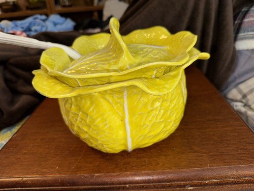 Mid Century Portuguese Yellow Cabbage Soup Tureen w/ Lid & Ladle Bordallo Style - Picture 3 of 10