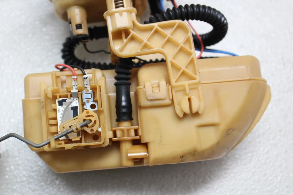 Bomba de gas combustible Honda Goldwing 1800 GL1800 2001-2005 Foto 3 de 4