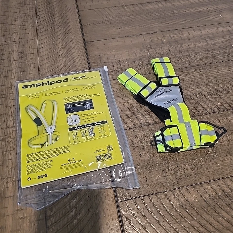 Amphipod Xinglet Reflective One Size Vest Bright Green One Size - Image 2 of 2
