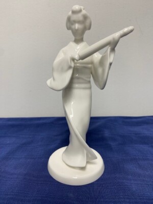 Noritake Antique Toki Kaisha Geisha with Umbrella Bone China Figurine Mint Cond.