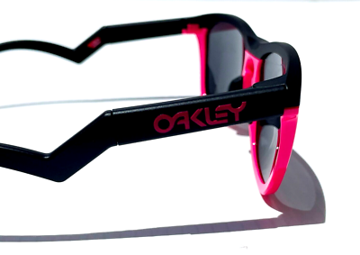 Oakley FROGSKINS HYBRID Black Neon Pink POLARIZED Galaxy Magenta
