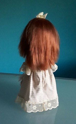 "FURGA" bambola vintage (N 20 291), anni 70, vestiti originali, altezza 30 cm. - Foto 3 di 10