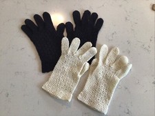 Vintage Lot Of 2 Women  s Ivory And Navy Crochet Gloves Sm/Md