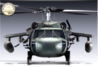 Academy Model Kits 1/35 Uh-60l Black Haw Helicopter 12111 Fa189