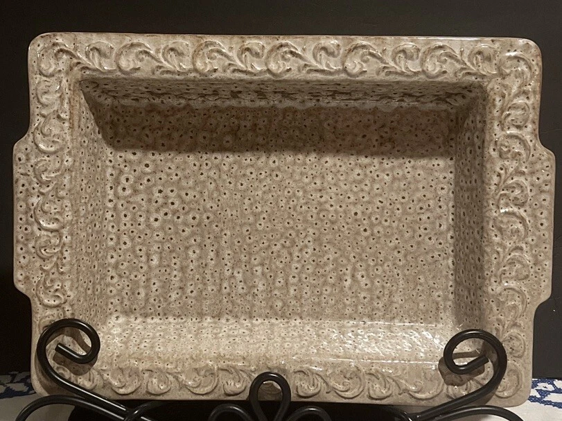 Tan Stoneware Ceramic Baking Dish Pan With Twisted Iron Holding Rack 11x8.75”