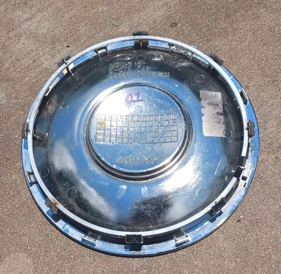 Tapa central Kia Magentis Optima 2003-2006, cromo, 52960 3C110 01 Foto 3 de 3