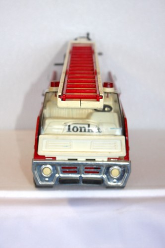 Vintage 1975 Tonka Pressed Steel #32202 Aerial Ladder Fire Truck - Picture 2 of 9
