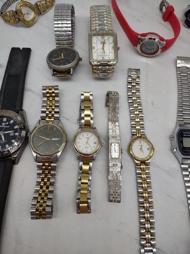 14 Vtg Mens Womens Watches Seiko Pulsar Citizen Smith Wesson Armitron For Repair - Picture 3 of 13