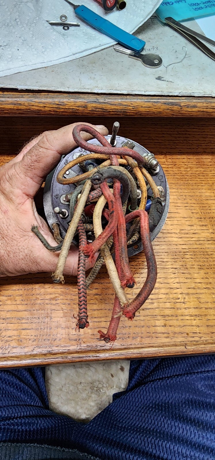 BENTLEY TYPE R IGNITION SWITCHBOX WITH KEYS