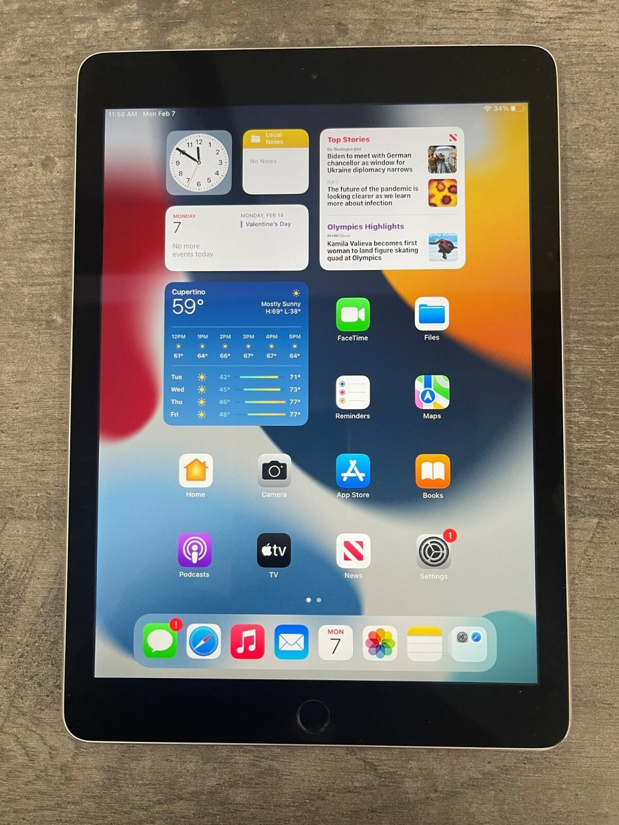 BUNDLE Apple iPad Air 2 128GB, Wi-Fi, 9.7in - Space Gray