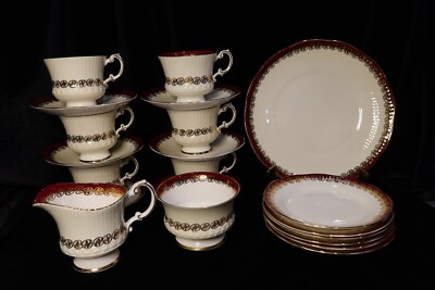 ELIZABETHAN MAYFAIR GOLD FLORAL RIBBED RED BAND BONE CHINA 21 PIECES