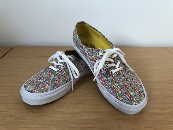 Rare Beatles All You Need Is Love Vans Shoes - Size US Mens 6 Womens 7 - EU 37.5