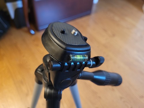 40" PROFESSIONAL VIVITAR TRIPOD WITH QUICK RELEASE - Picture 5 of 6