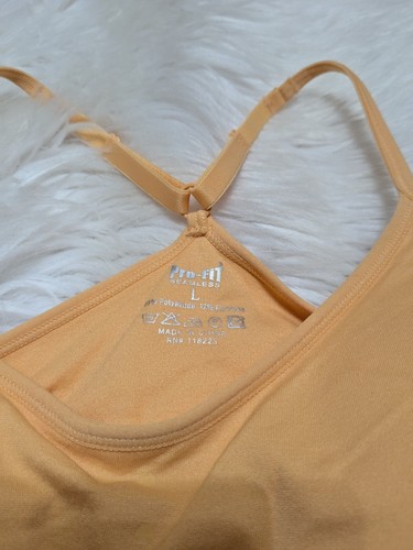 Pro-Fit Womens Red Seamless Padded Sports Bra With Removable Pads Large NWT - Picture 6 of 6