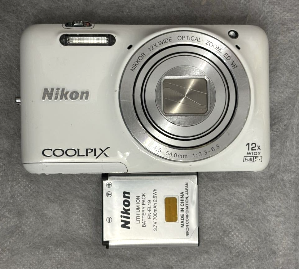 Nikon COOLPIX S6600 White 16.0MP 12x Zoom Digital Camera from