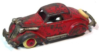 c1934 CAST IRON STUDEBAKER SEDAN AUTOMOBILE By HUBLEY IN ORIGINAL PAINT 5" LONG