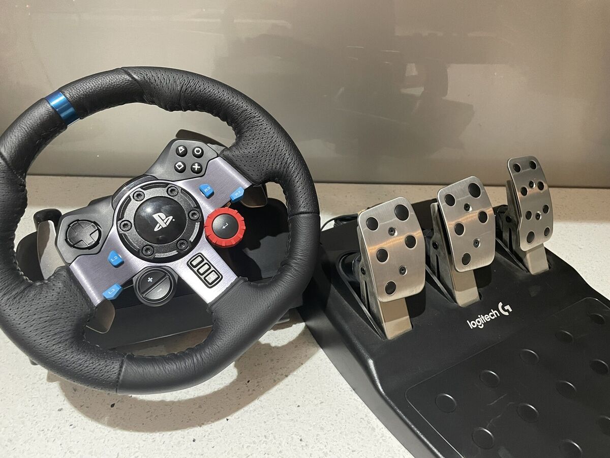 Logitech G29 Driving Force Racing Wheel with Pedals for Playstation