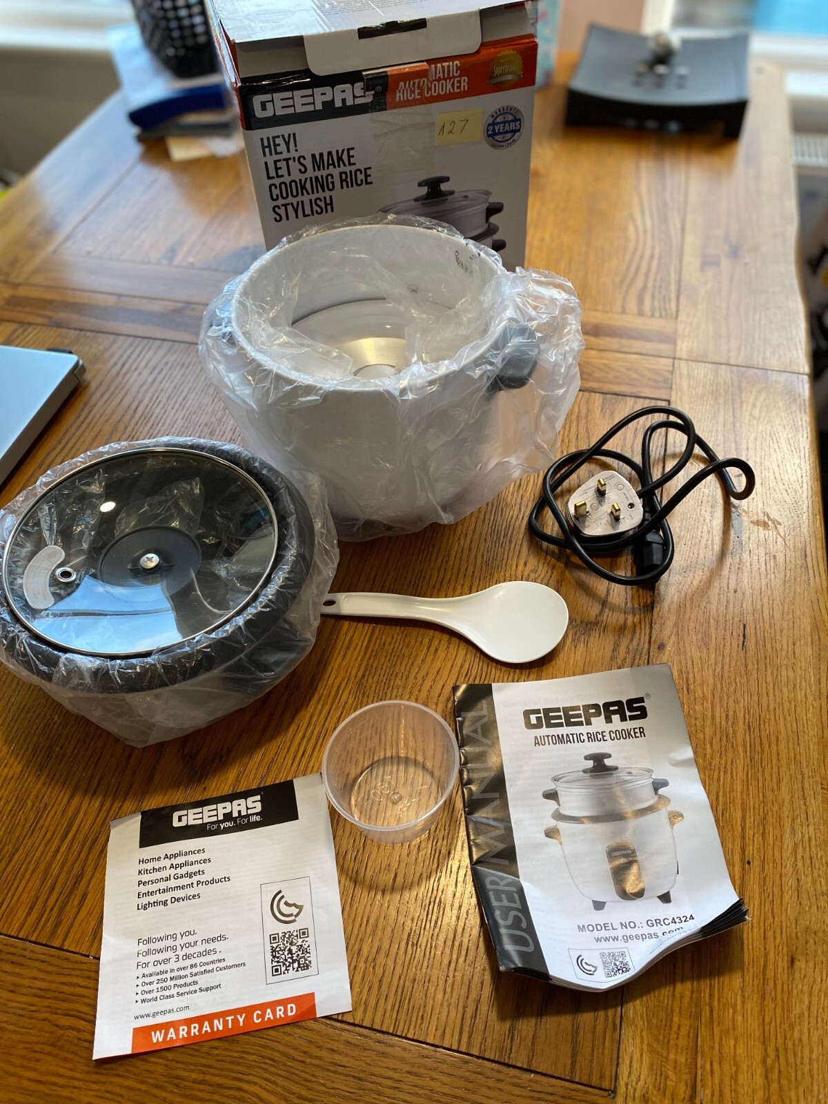 Geepas 0.6L Rice Cooker with Steamer 350W NonStick Inner Pot