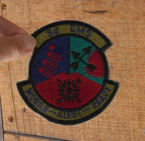 "Parche militar vintage de Estados Unidos 3d EMS móvil listo para alerta 3 3/4"" x 3 5/8""" - Imagen 4 de 5