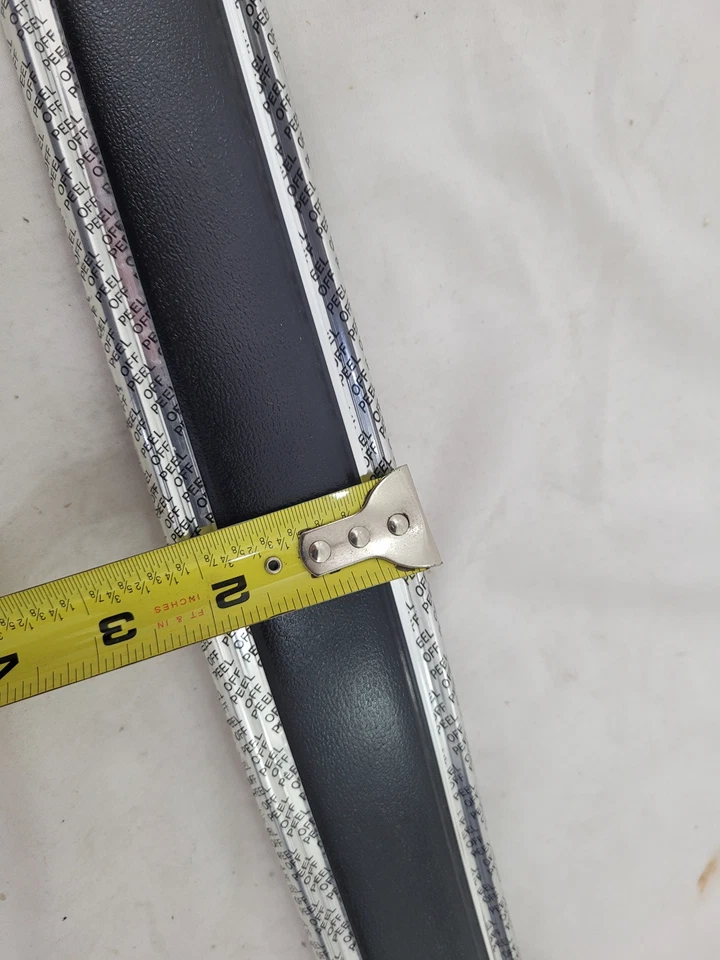 Door Moulding Front Right Fits Chevrolet V30 GMC V3500 Foto 3 de 3