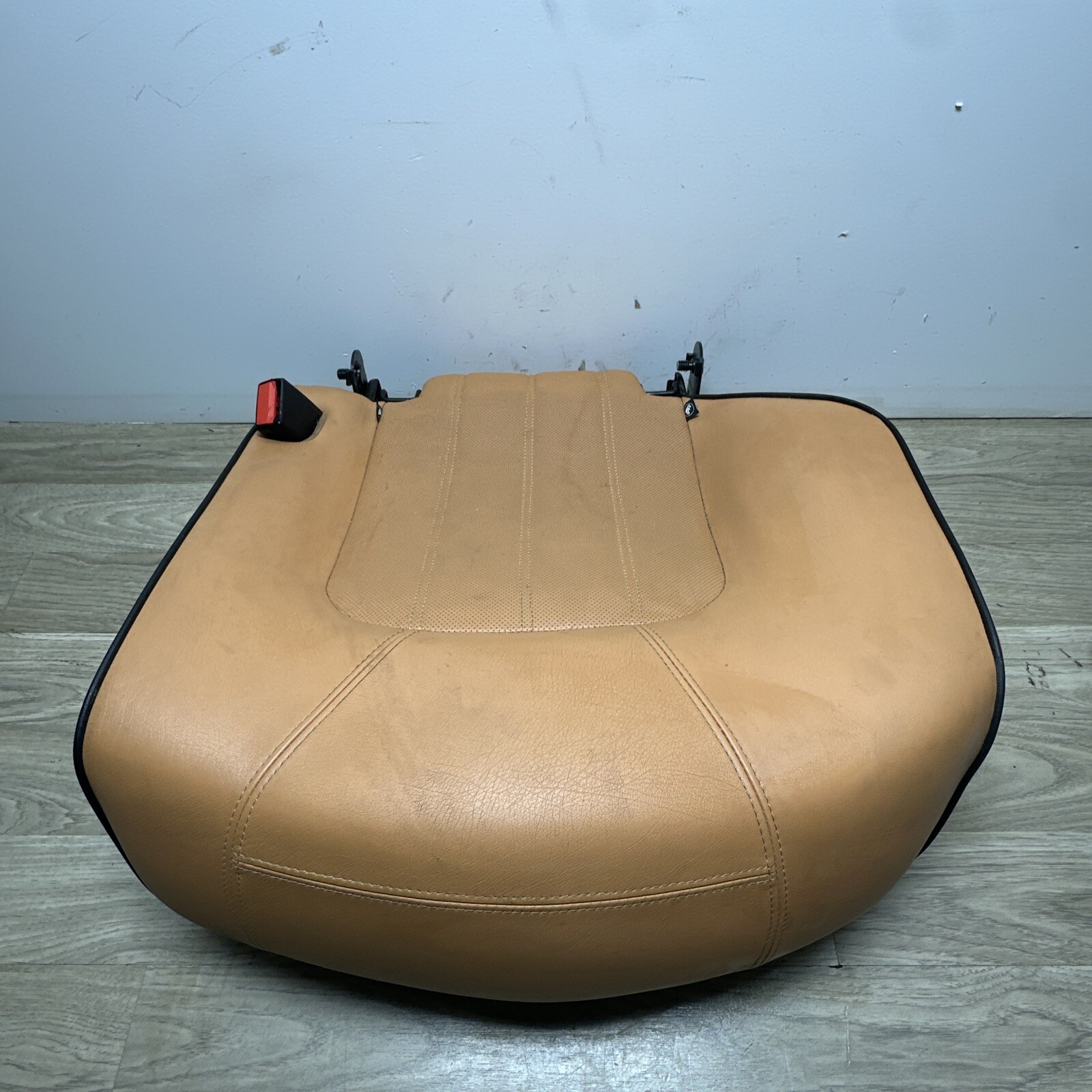 09-13 Maserati Quattroporte M139 Rear Left Lower Bottom Seat Cushion W/ Rail