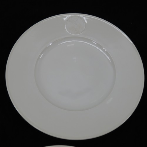 Berlin KPM Arkadia Patrón Merman Soplado - Juego de 4 Platos de Porcelana Blanca 9" - Imagen 10 de 16