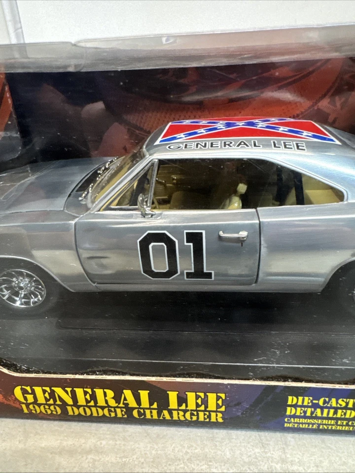 RC2 Joy Ride Dukes Hazzard 2005 Movie 1969 Dodge Charger General Lee Chrome 1:18 - Image 4 of 4