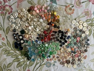 Vintage Buttons Plastic Metal Wood Various Sizes Sewing Crafts Lot