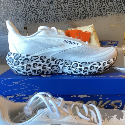 Brooks Revel 9 Women Mesh Cushioned Lace-Up Running Sneakers White/Gray/Black