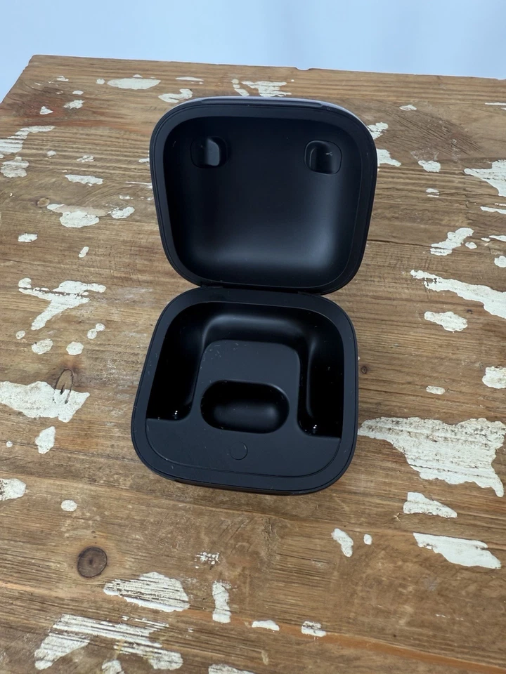 Beats Pro 充电盒 — 第 2/4 张图片