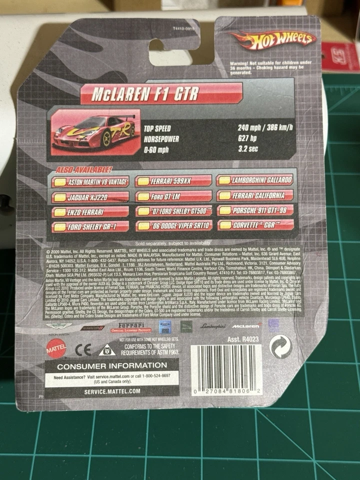 Hot Wheels Speed Machines McLaren F1 GTR 2009 rojo con ruedas amarillas Foto 2 de 4