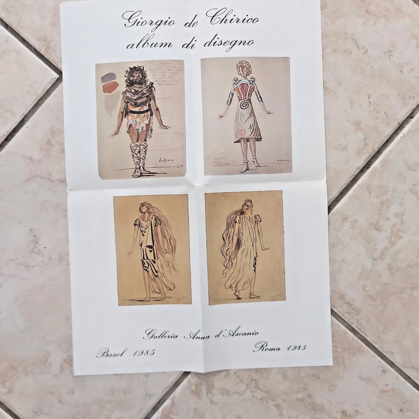 Giorgio de Chirico Locandina Mostra Album di Disegno Roma 1985 31x44 cm