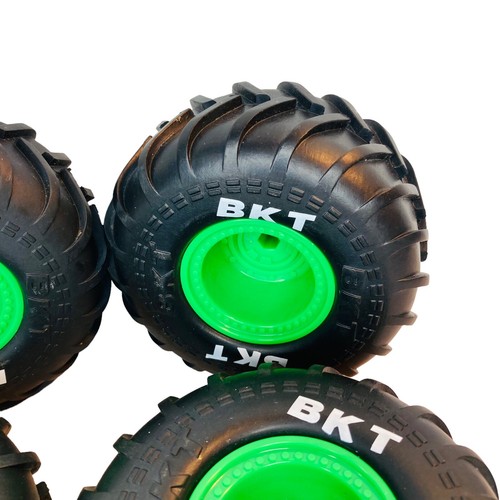 Juego de 4 ruedas de camión de radiocontrol Grave Digger Monster Jam de repuesto de 5,25"" BKT - Imagen 4 de 10