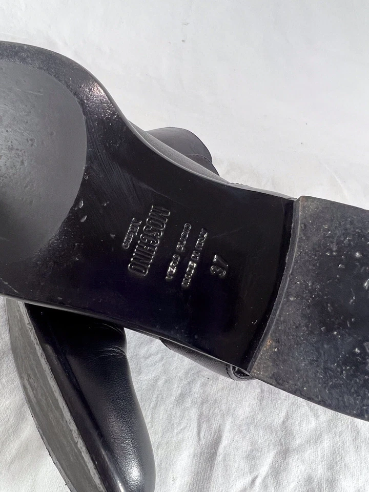 $795 Botines MOSCHINO de cuero negro con correa al tobillo para mujer hechos en Italia 37 - 7 EE. UU. Foto 2 de 4