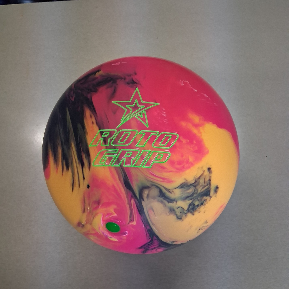 マジックジェム　ボウリング　ボール15Ｐ Amazon.com : Roto Grip Magic Gem 15lb : Sports & Outdoors