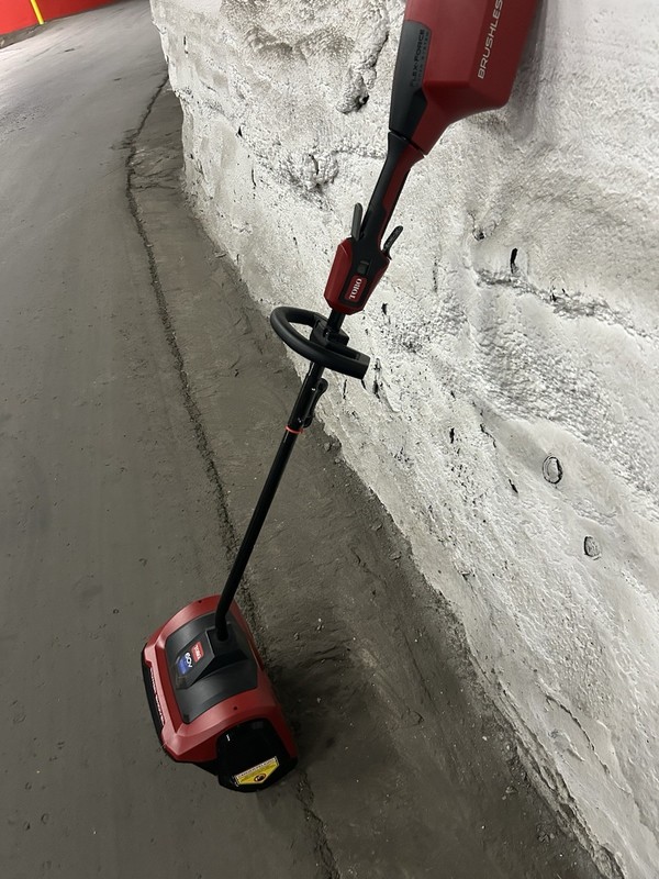 Toro 60V Battery Cordless Model 39909 Power Snow Shovel * Mint Cond * Best Rated