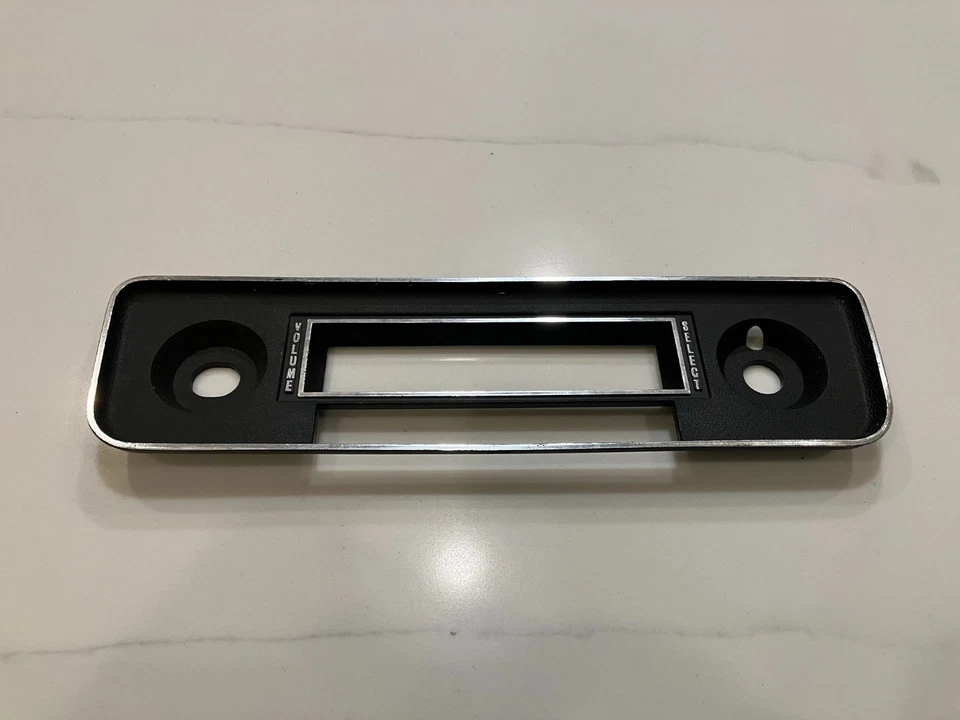 Nuevo de Lote Antiguo 1970 1971 1972 1973-1977 Pontiac Firebird TA Radio Placa Frontal Bisel 478997 Foto 4 de 4