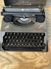 VTG 1930'S SMALL PORTABLE TYPEWRITER HERMES “FEATHERWEIGHT” SWITZERLAND W Case thumbnail