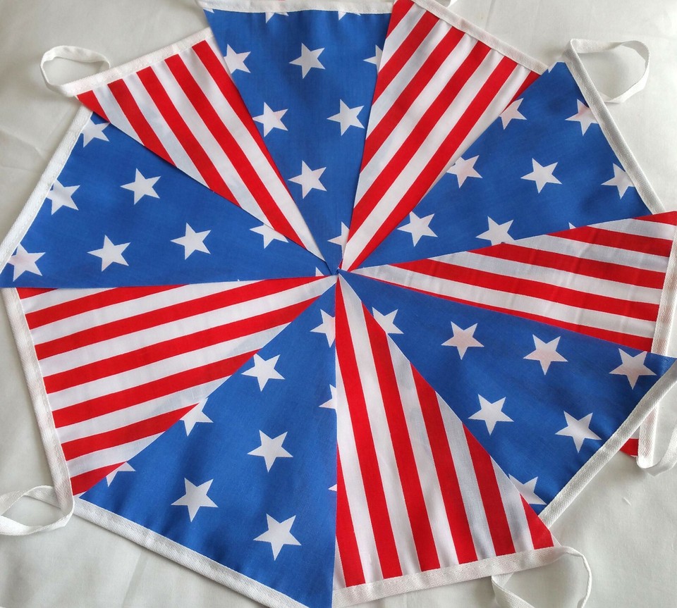 Tessuto Fatto A Mano Dei Colori Differenti Sulla Vetrina Immagine Stock - Immagine Di Materiale - Foto 7