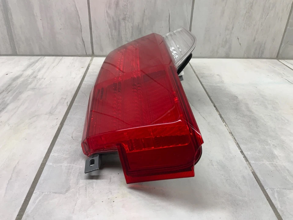 подходит для пассажирской стороны Honda Odyssey 2008 - 2010 годов выпуска задние фонари в сборе - Изображение 3 из 4