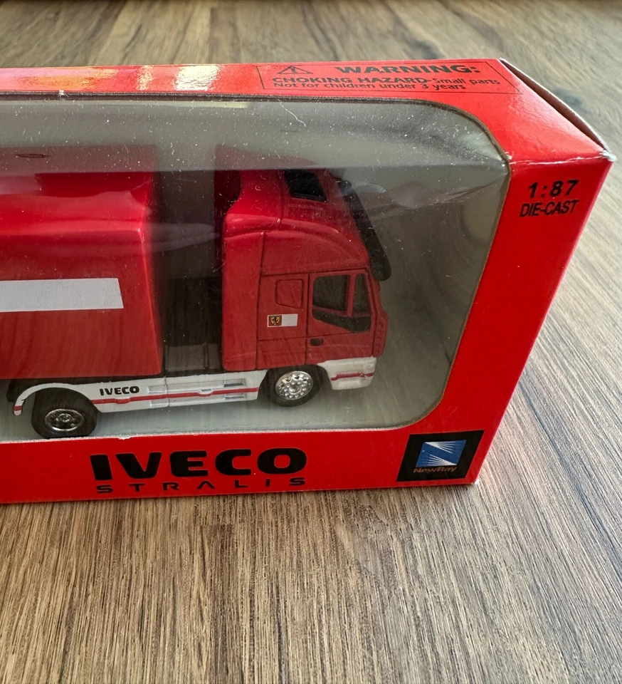 New, Genuine Ferrari 1:87 Rare, Collectable Iveco Stralis F1 Transporter - Image 2 of 4